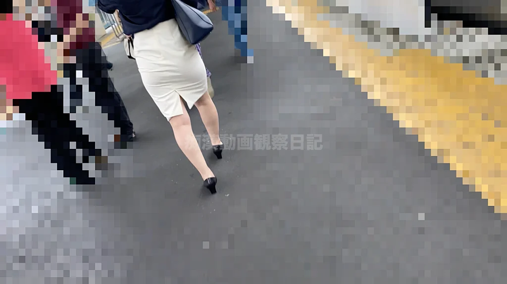 痴漢記録日記vol.84【2人目：服装がエロい白TバックOL】-26