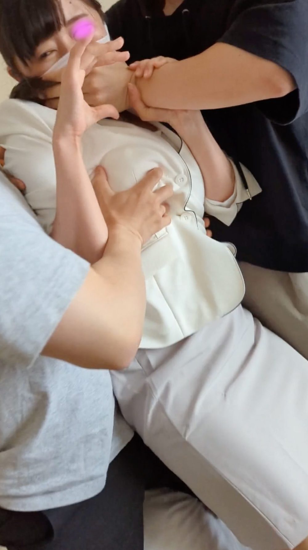 ［独自入手10］ホテルウーマン集団痴漢・Y県◎※温泉ビューグ◎ンドホテル（爆乳女子コンシェルジュ）-4