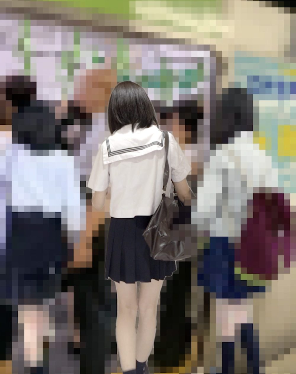 【電車痴漢】規格外の神乳美少女に中出し痴漢！乳首クリ両責めでぐしょ濡れワレメに肉棒ブチ込み中出しやり逃げ-1