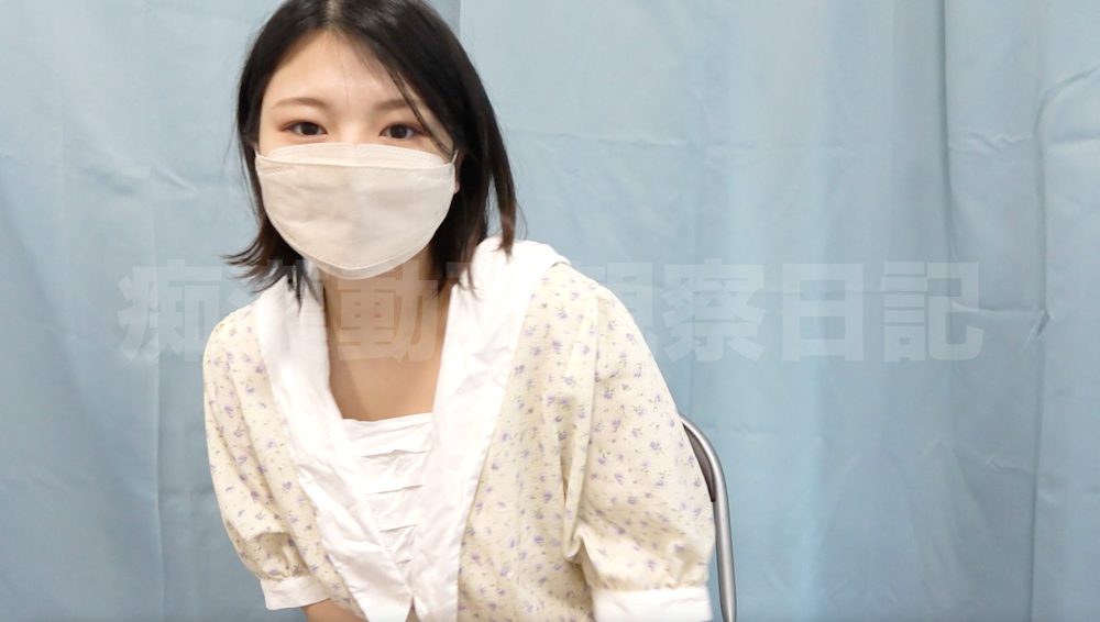 ブラからハミ出す特大爆乳♡強引に剥きセクハラ♡乳房揉みしだき♡真下カメラで純白パンツ逆さ撮り【パンチラ/ワクチン接種】-1