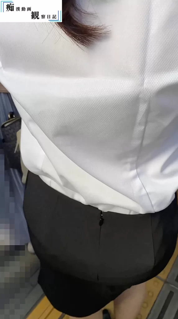 [奇跡の1秒]「ｱｯｯ....ｱｱｱ"ｯｯﾝｯ♡｣チカンの虜になったOLの喘ぎ声がたまらない。#43-26