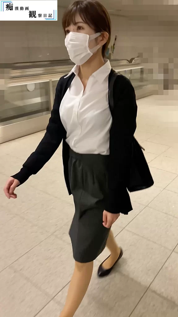 [痴〇×下着泥棒]紐パンを盗まれるOL。ノーパンタイツに手をぶっこまれ我慢できず絶頂直前に降車。-2