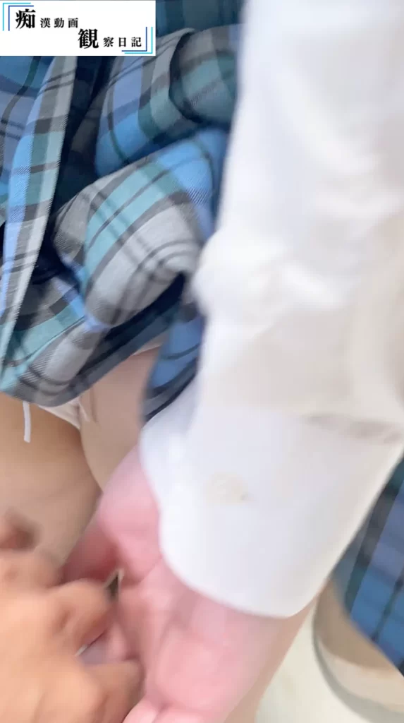 SS級のGカップ巨乳青チェちゃん/身体検査でパンツ下の剛毛を曝け出す激エロ制服女子-11
