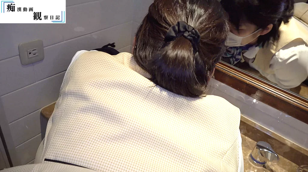【ホテルマン】【交渉痴かん】途中から…!粛々と交渉を受け入れ、自らくぱぁしてベッドで追撃大成功【4K高画質】-19