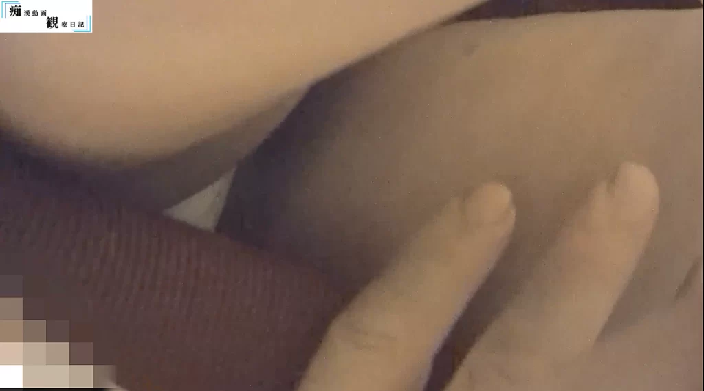 鉄道通勤の闇#4 真っ赤なワンピのモデル系お姉-11