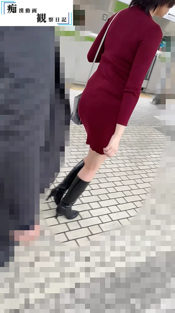 鉄道通勤の闇#4 真っ赤なワンピのモデル系お姉-14