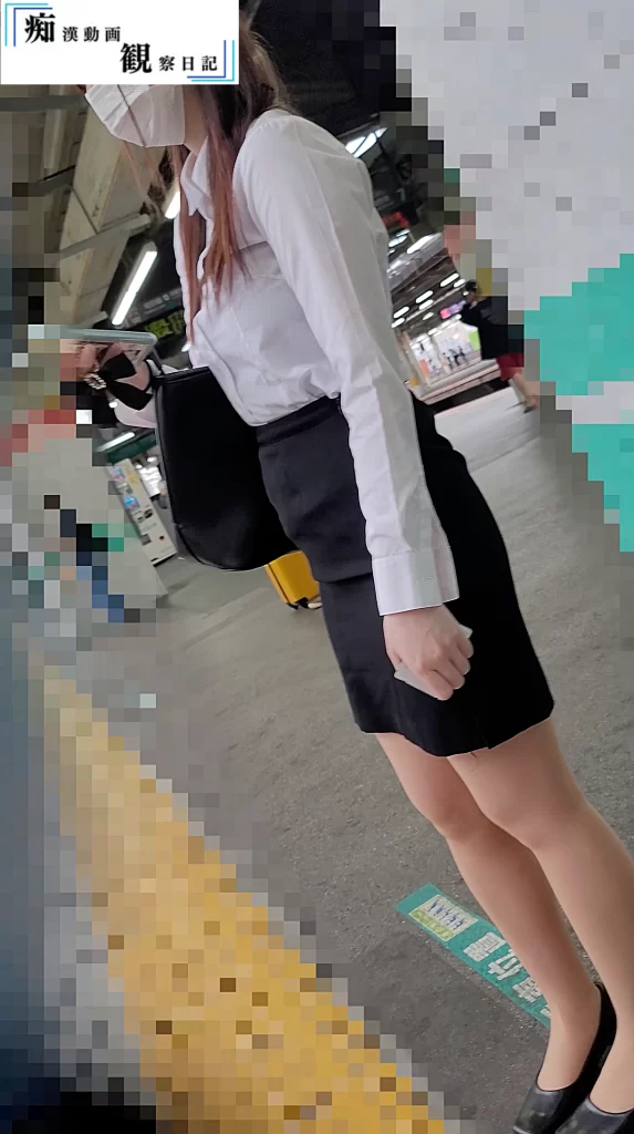 [乗車記録56]ブラトップがうっすら見える美人OL…パンスト破り有-4