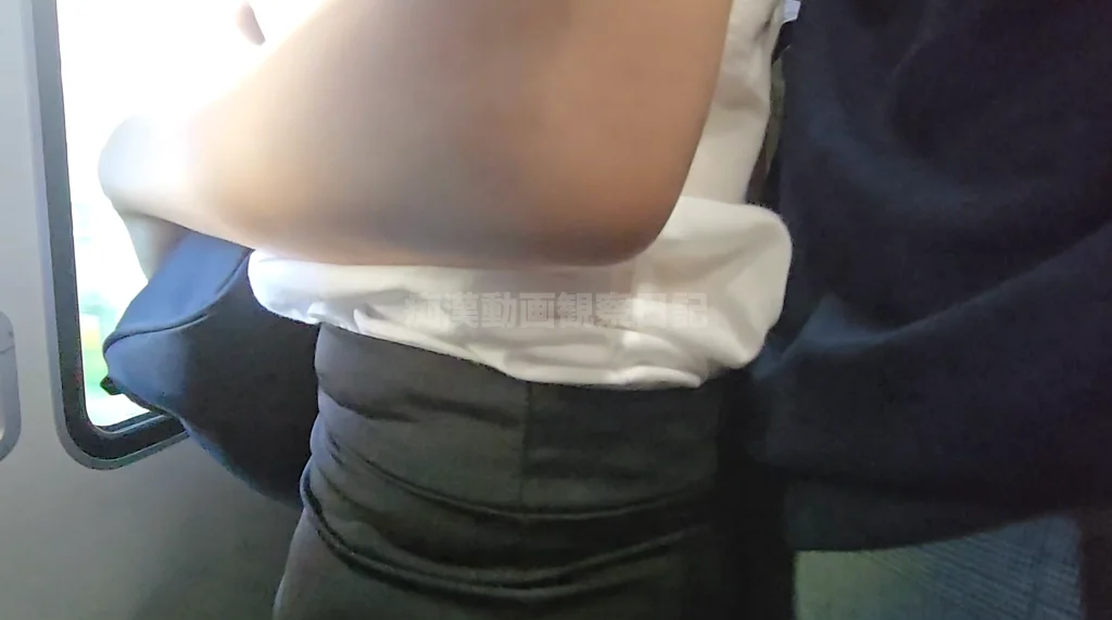 痴かん狂信者 #90【★2】朝の満員車両に乗り込む激エロ露出狂女、タイトミニスカ越しのデカ尻にお触り挑戦-15