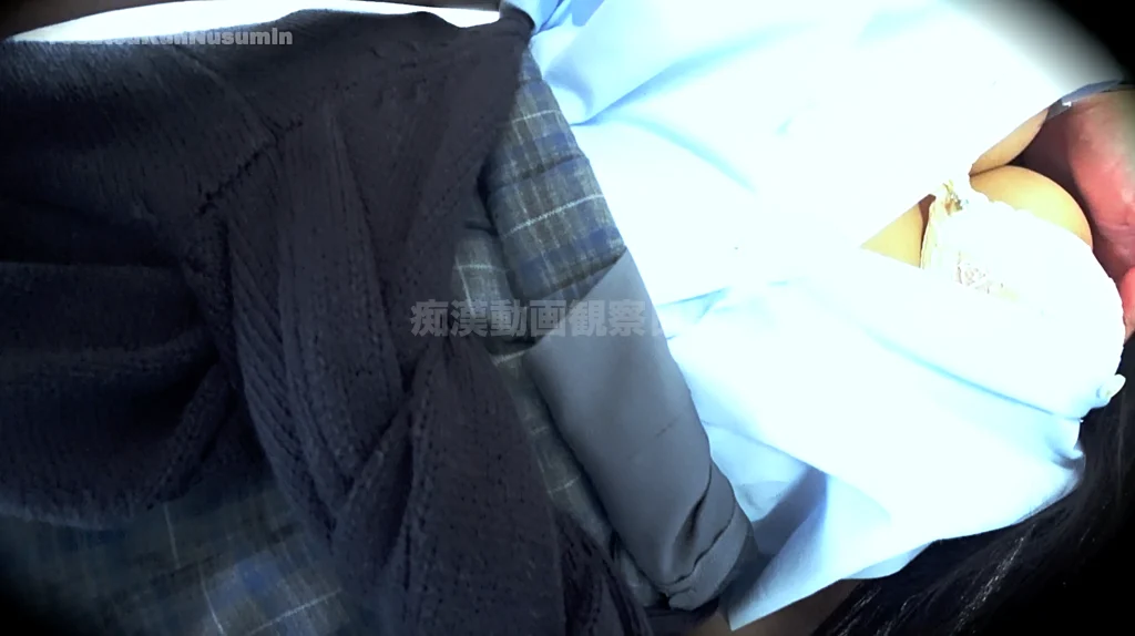 【路線バス痴かん動画24】あの超神カワBODYJ〇店員ちゃん!!パイパン土手マ●コが感度が良すぎて濃厚マン汁&amp;潮-12