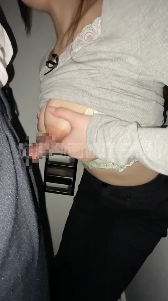 【流出】T県F市ローカルスーパー／ご当地アイドル美巨乳バイトにガチ中出し／怯える美少女をハメまくり放題-33