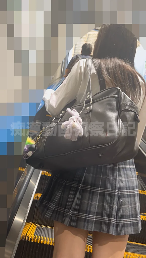 【触31】［限界で覚醒］敏感な低身長ロリ巨乳K　首絞め拘束で極限堕ち　耐えきれず崩れ逝く瞬間-1