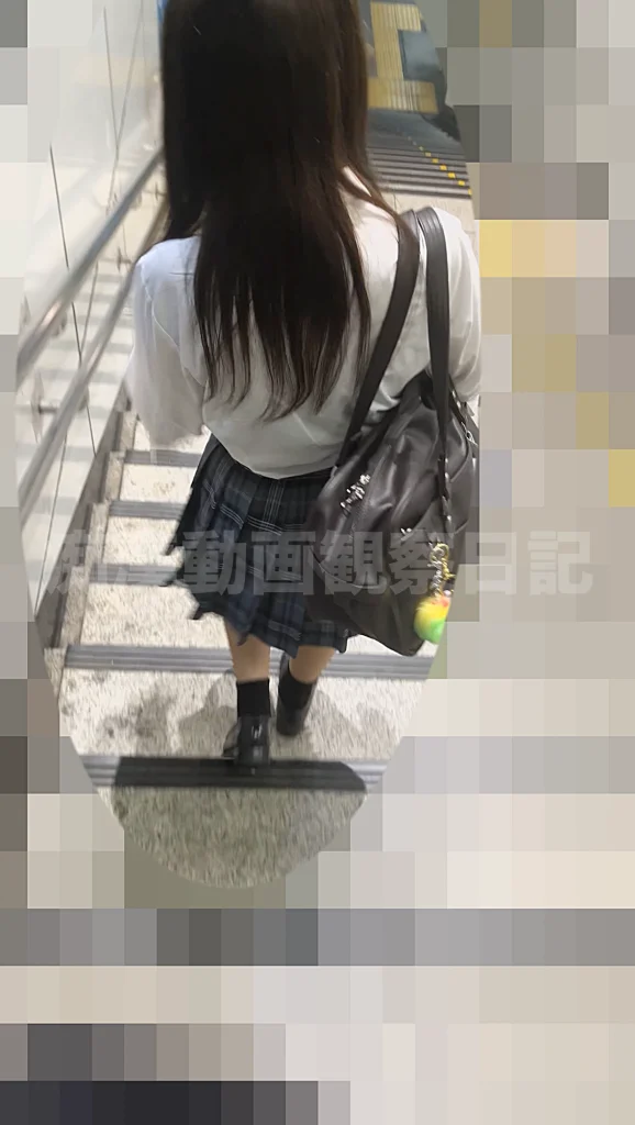 【触31】［限界で覚醒］敏感な低身長ロリ巨乳K　首絞め拘束で極限堕ち　耐えきれず崩れ逝く瞬間-27