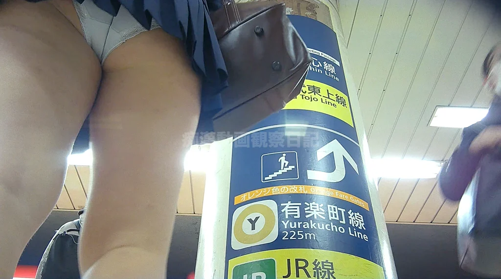 撮ってしまった13　超ミニスカセーラーK発見！気づいたら体が動いてしまっていた-20