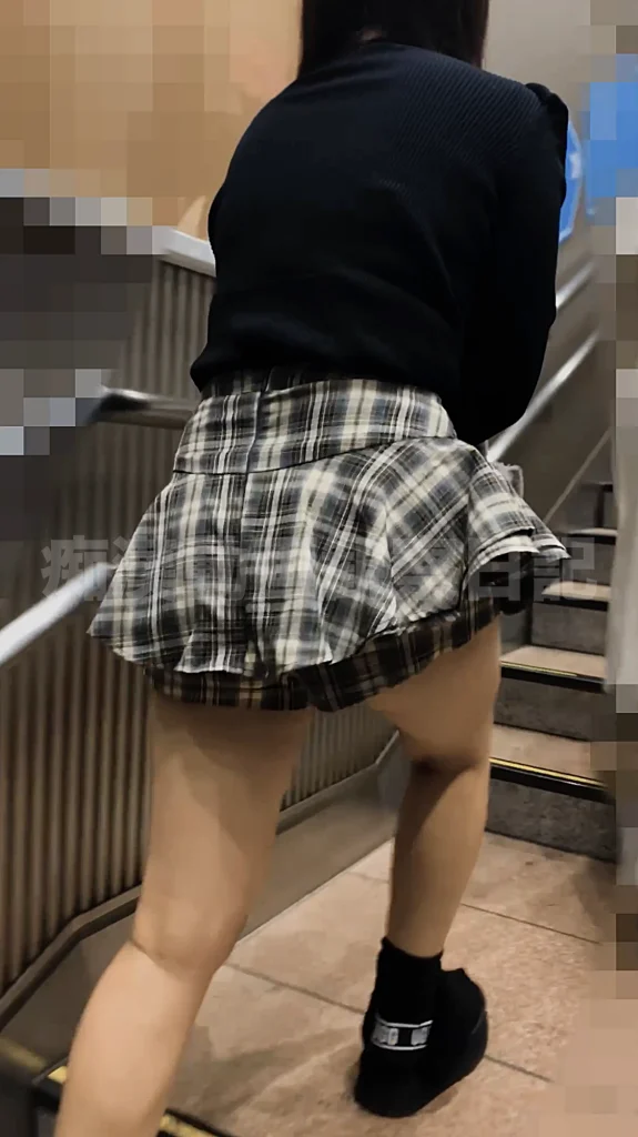 【窃触/JD】多すぎる手、止められない淫汁音、喘ぎ声。歓喜の腹胸丸見えローアングル。-40