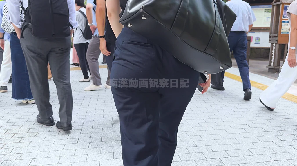 歩行記録0345「ムチムチどっしりデカ尻OLさんを後ろから観察してみた」(全4名)-23