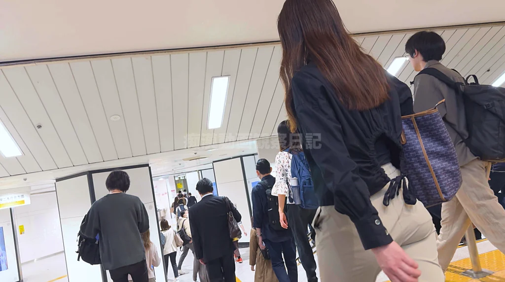 歩行記録0345「ムチムチどっしりデカ尻OLさんを後ろから観察してみた」(全4名)-33