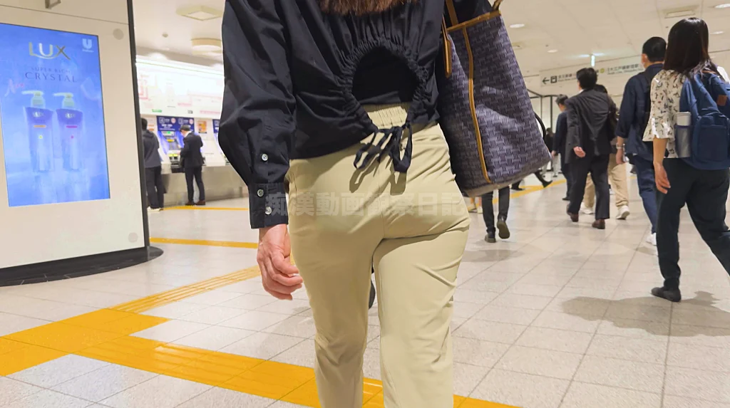 歩行記録0345「ムチムチどっしりデカ尻OLさんを後ろから観察してみた」(全4名)-35